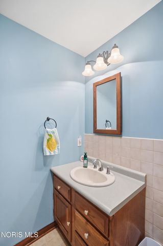 621 Cedar Lane, Bowling Green, OH 43402