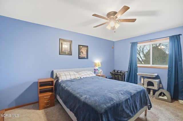 621 Cedar Lane, Bowling Green, OH 43402