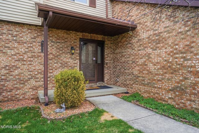 621 Cedar Lane, Bowling Green, OH 43402