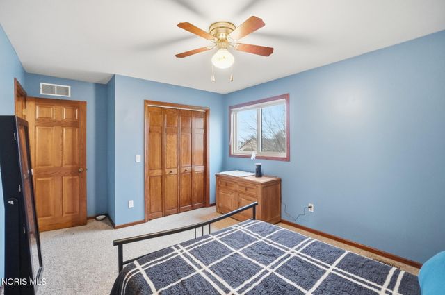 621 Cedar Lane, Bowling Green, OH 43402