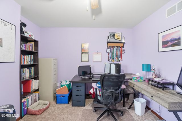 621 Cedar Lane, Bowling Green, OH 43402