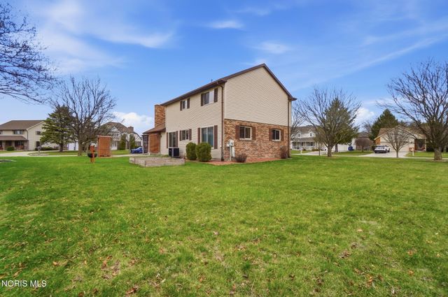 621 Cedar Lane, Bowling Green, OH 43402