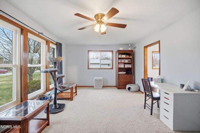 621 Cedar Lane, Bowling Green, OH 43402