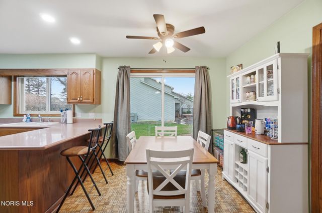 621 Cedar Lane, Bowling Green, OH 43402