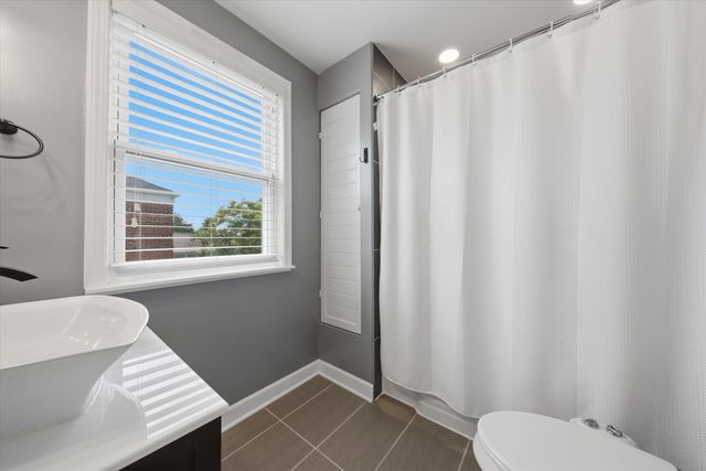 1616 Balmoral Avenue, Westchester, IL 60154