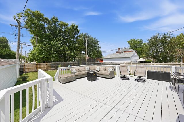 1616 Balmoral Avenue, Westchester, IL 60154