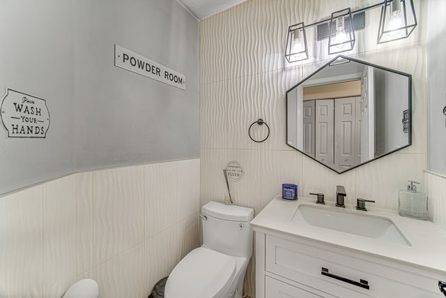 589 marseilles Circle, Buffalo Grove, IL 60089