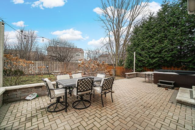 589 marseilles Circle, Buffalo Grove, IL 60089