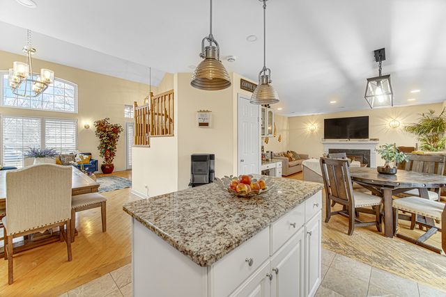 589 marseilles Circle, Buffalo Grove, IL 60089