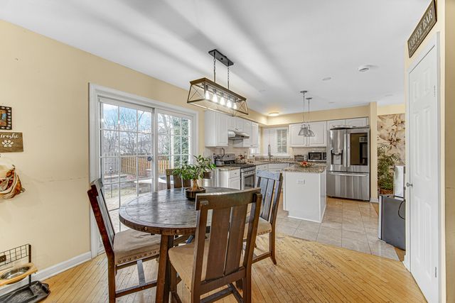 589 marseilles Circle, Buffalo Grove, IL 60089