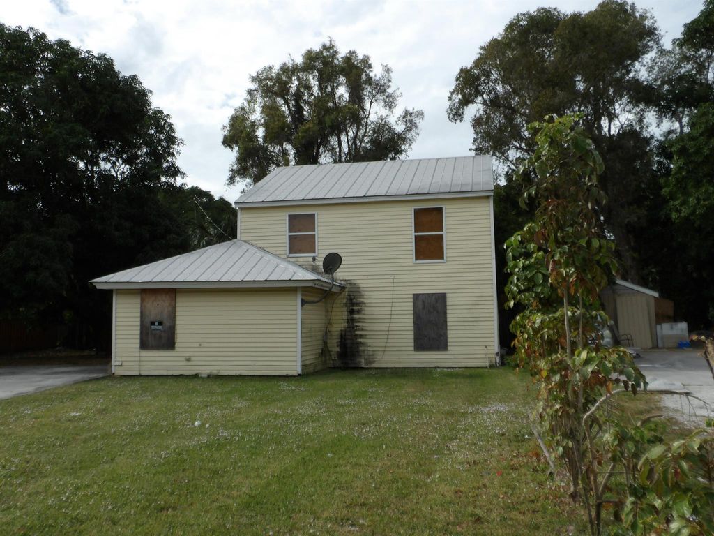 311 N 11th Street, Fort Pierce, FL 34950