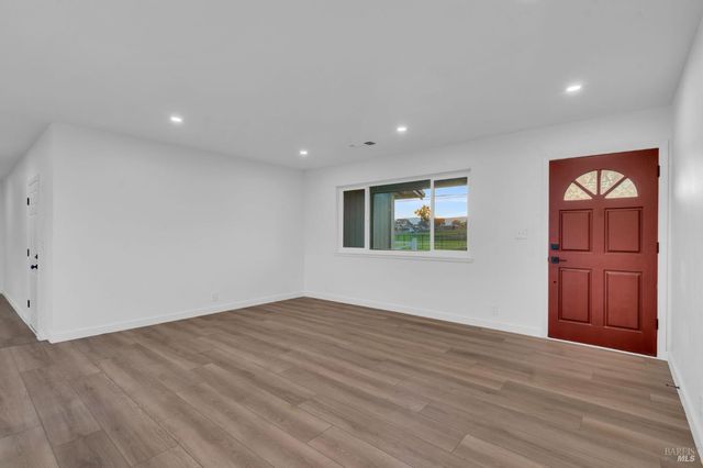 7562 Paddon Rd, Vacaville, CA 95688