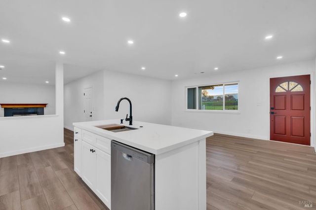 7562 Paddon Rd, Vacaville, CA 95688