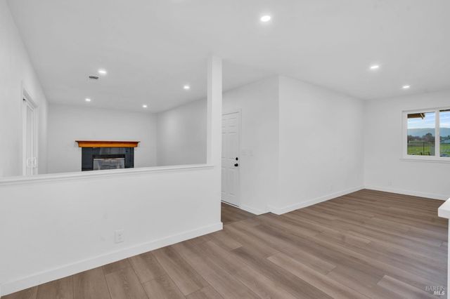 7562 Paddon Rd, Vacaville, CA 95688