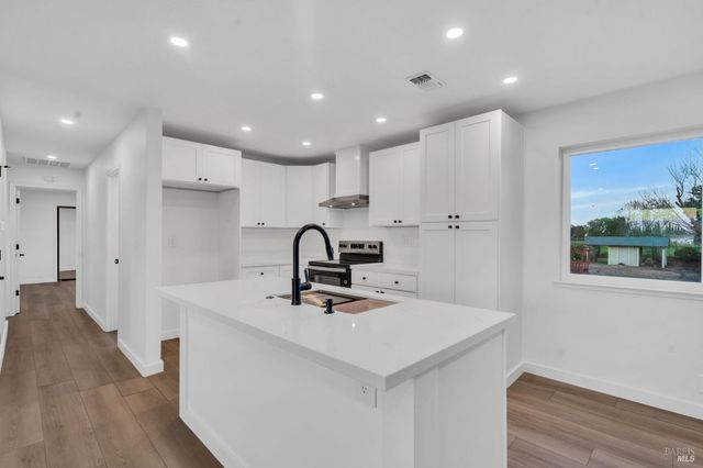 7562 Paddon Rd, Vacaville, CA 95688