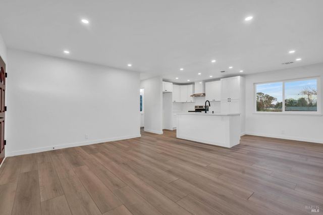 7562 Paddon Rd, Vacaville, CA 95688