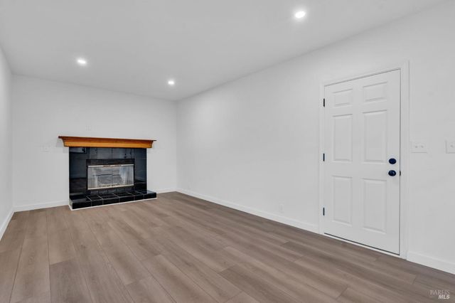 7562 Paddon Rd, Vacaville, CA 95688