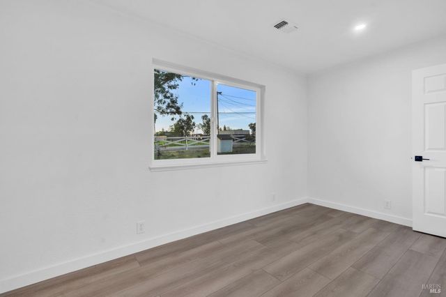 7562 Paddon Rd, Vacaville, CA 95688