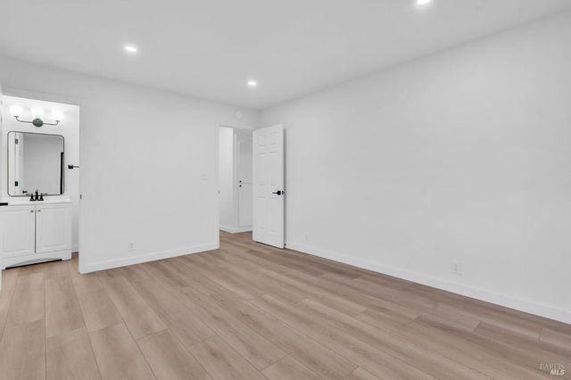 7562 Paddon Rd, Vacaville, CA 95688