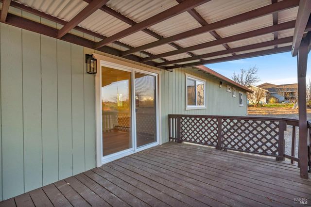 7562 Paddon Rd, Vacaville, CA 95688
