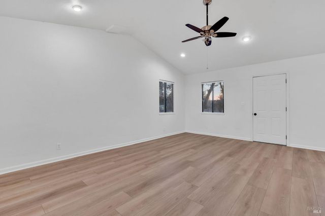 7562 Paddon Rd, Vacaville, CA 95688