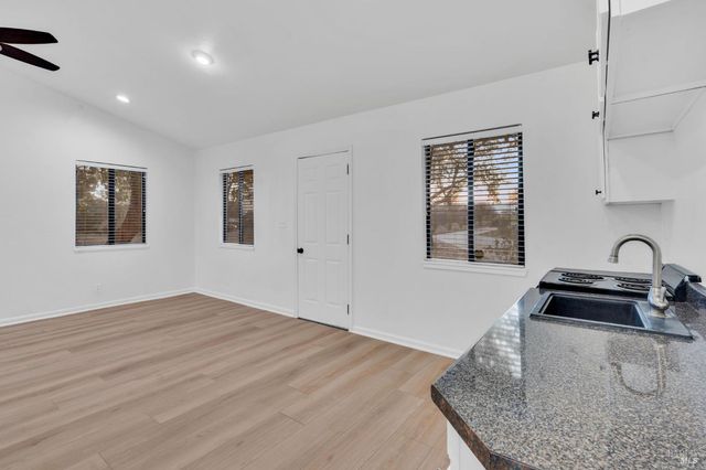 7562 Paddon Rd, Vacaville, CA 95688