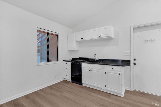 7562 Paddon Rd, Vacaville, CA 95688