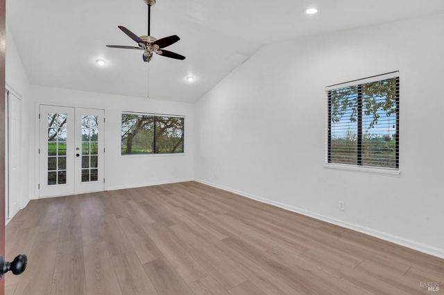 7562 Paddon Rd, Vacaville, CA 95688