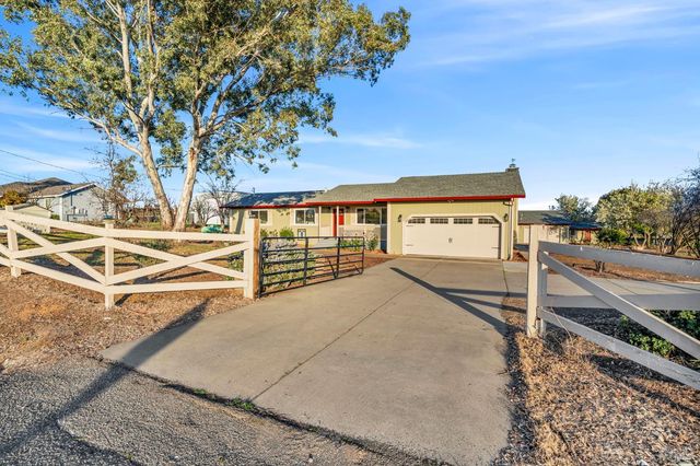 7562 Paddon Rd, Vacaville, CA 95688