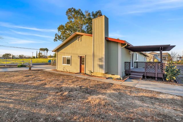 7562 Paddon Rd, Vacaville, CA 95688