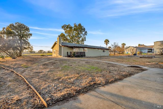 7562 Paddon Rd, Vacaville, CA 95688