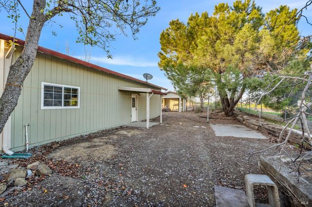 7562 Paddon Rd, Vacaville, CA 95688