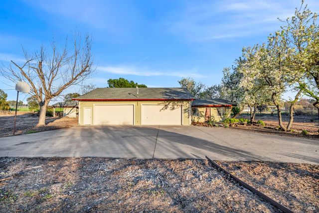 7562 Paddon Rd, Vacaville, CA 95688