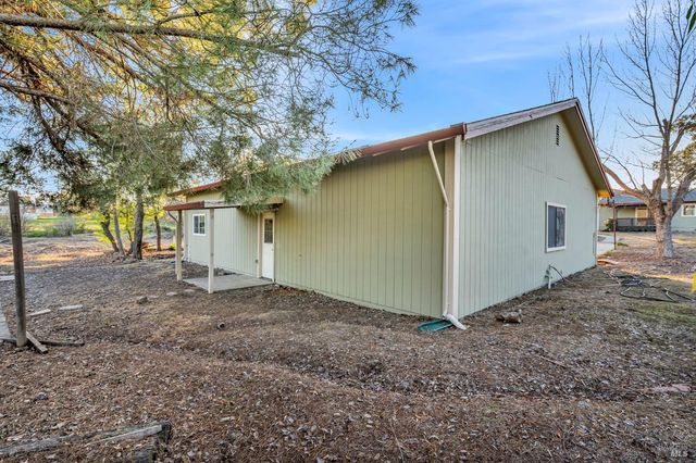 7562 Paddon Rd, Vacaville, CA 95688