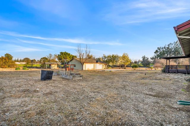 7562 Paddon Rd, Vacaville, CA 95688