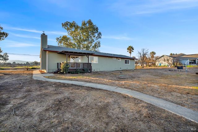 7562 Paddon Rd, Vacaville, CA 95688