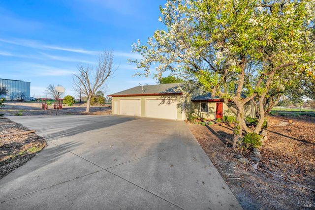 7562 Paddon Rd, Vacaville, CA 95688