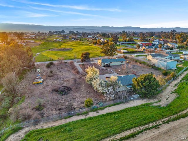 7562 Paddon Rd, Vacaville, CA 95688