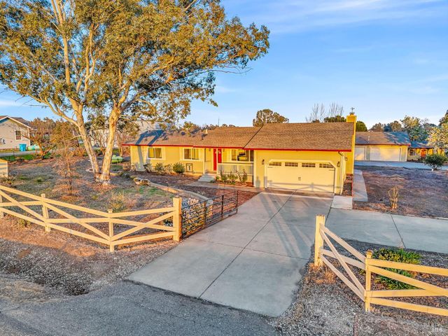 7562 Paddon Rd, Vacaville, CA 95688