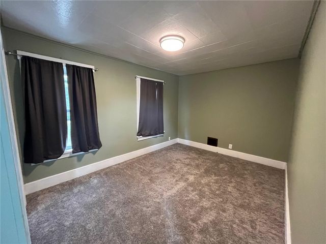 702 Sellers Avenue, Jeannette, PA 15644