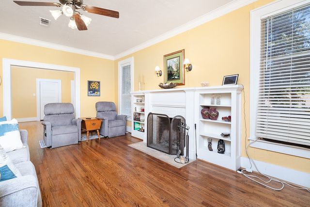 606 S Blackburn Street, Brady, TX 76825