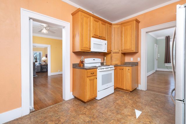 606 S Blackburn Street, Brady, TX 76825