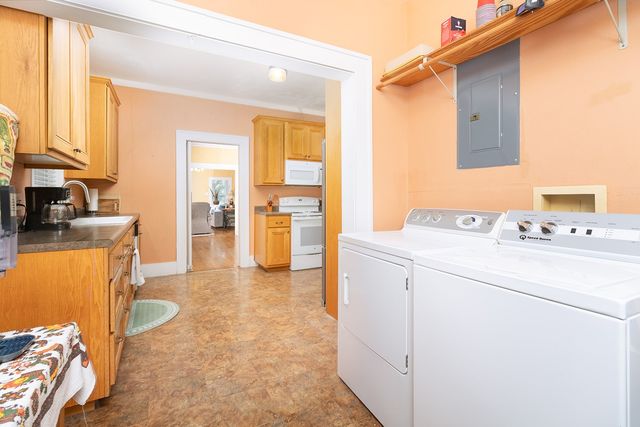 606 S Blackburn Street, Brady, TX 76825