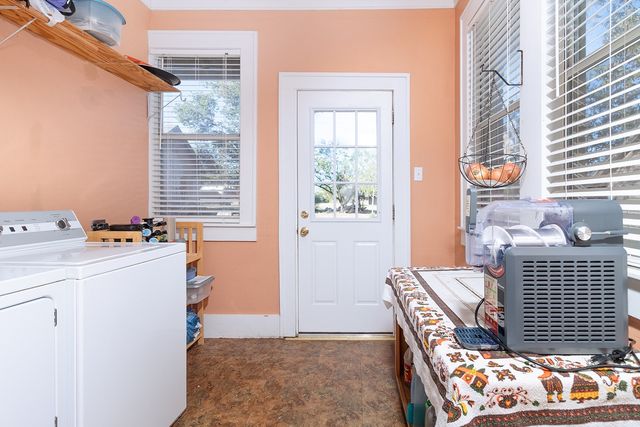 606 S Blackburn Street, Brady, TX 76825