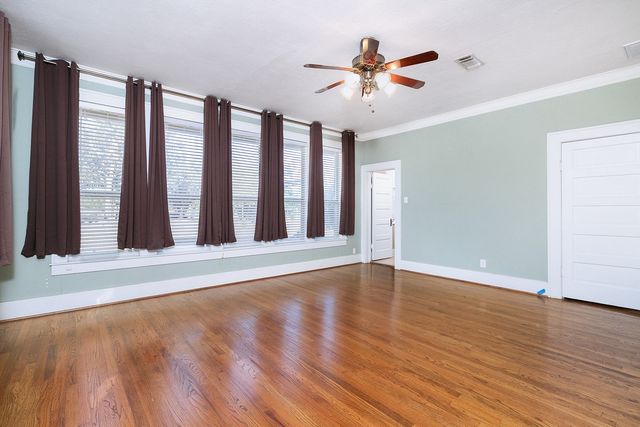 606 S Blackburn Street, Brady, TX 76825