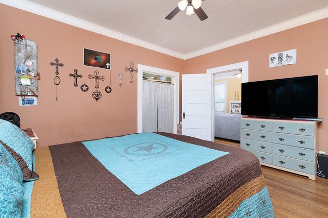 606 S Blackburn Street, Brady, TX 76825