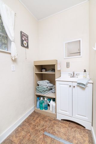 606 S Blackburn Street, Brady, TX 76825