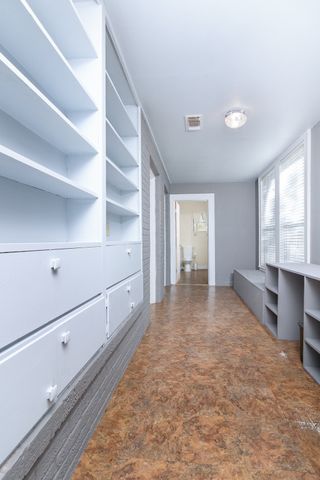 606 S Blackburn Street, Brady, TX 76825