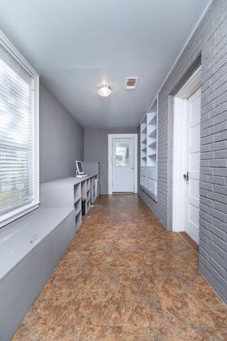 606 S Blackburn Street, Brady, TX 76825