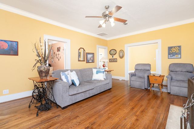 606 S Blackburn Street, Brady, TX 76825